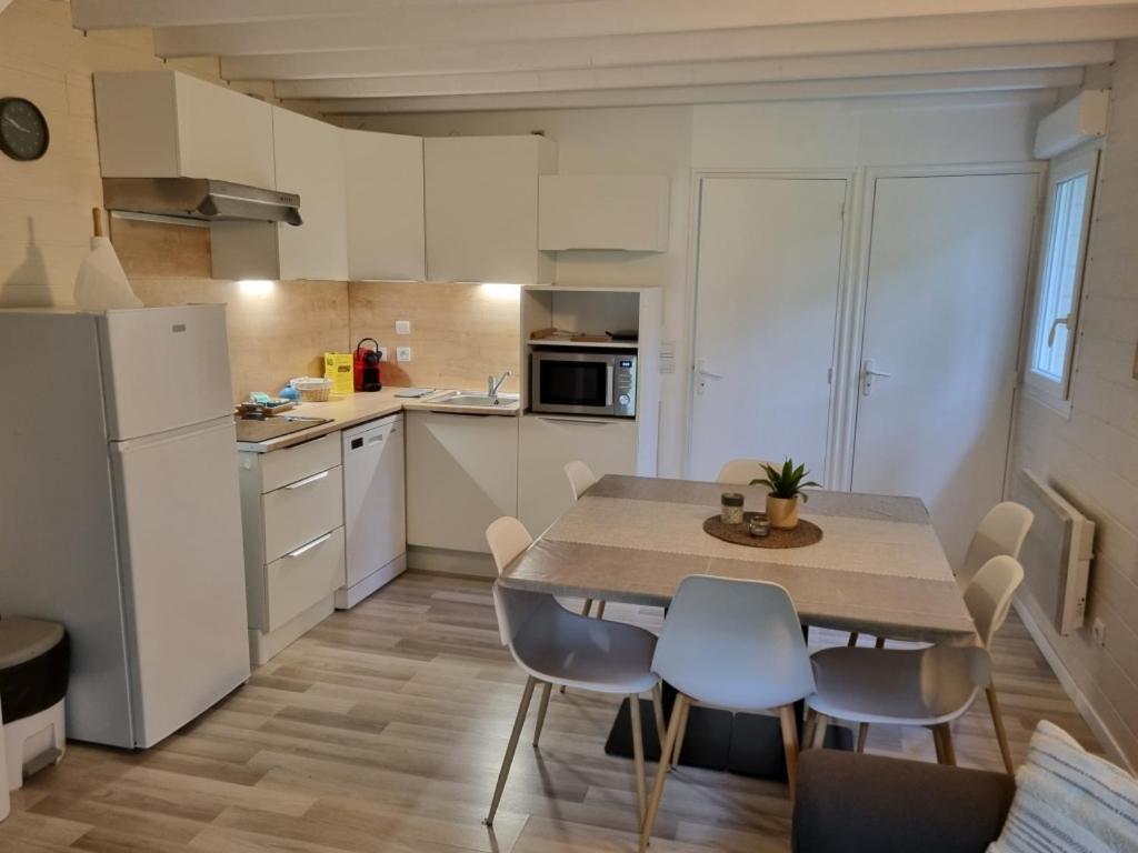 Les Chalets De Saumur, Piscine & Parc Boise, 100M Du Cadrenoir Szoba fotó